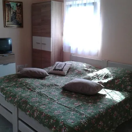 Gasthuis Studio Apartman Romana Jurdani