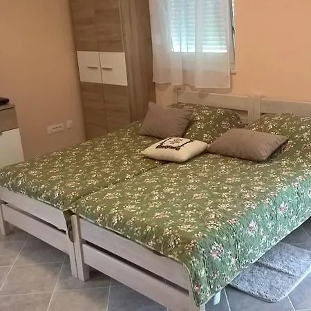 Studio Apartman Romana 3*