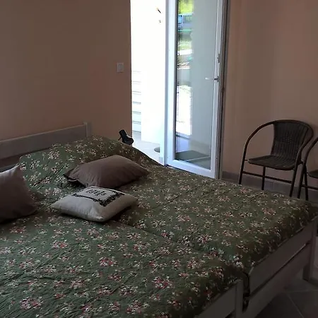 Studio Apartman Romana 3*